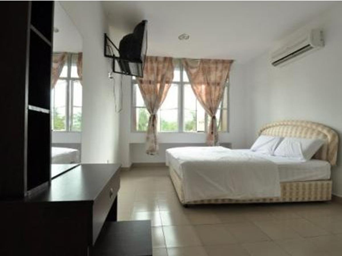 Oyo 988 Malawati Ria Hotel Kuala Selangor Exterior photo